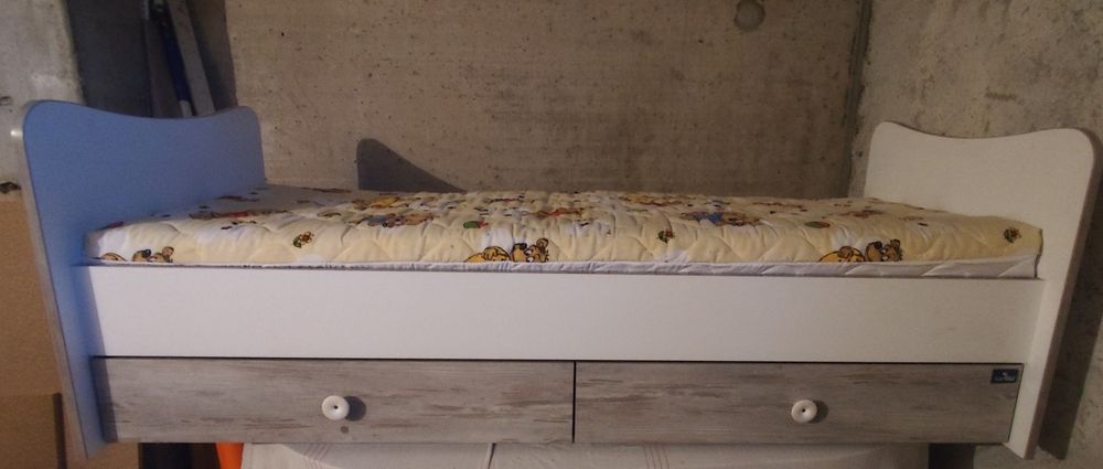 Кошара за новородено и детско легло.