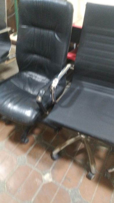 Продаётся офисные кресло