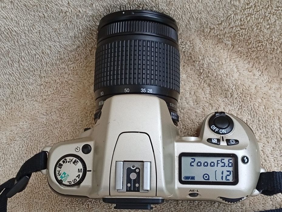 Aparat foto Nikon F 60