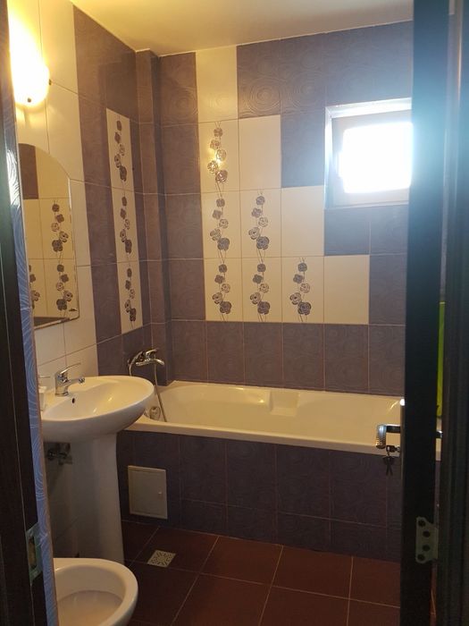 Inchiriez apartament 3 camere Centru