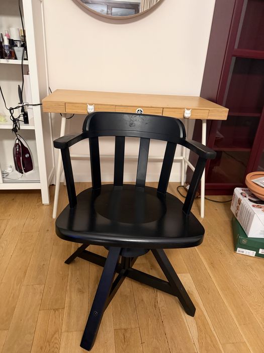 Scaun rotativ birou IKEA FEODOR, lemn masiv, negru