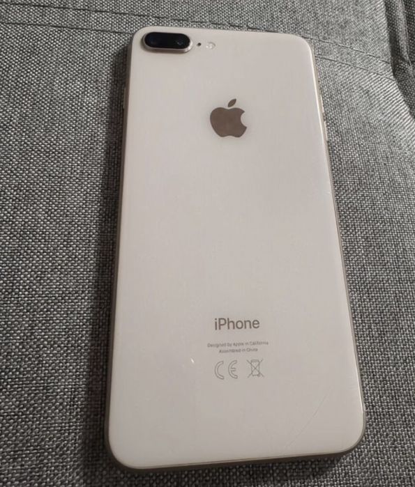 Iphone 8 plus память 64 гига