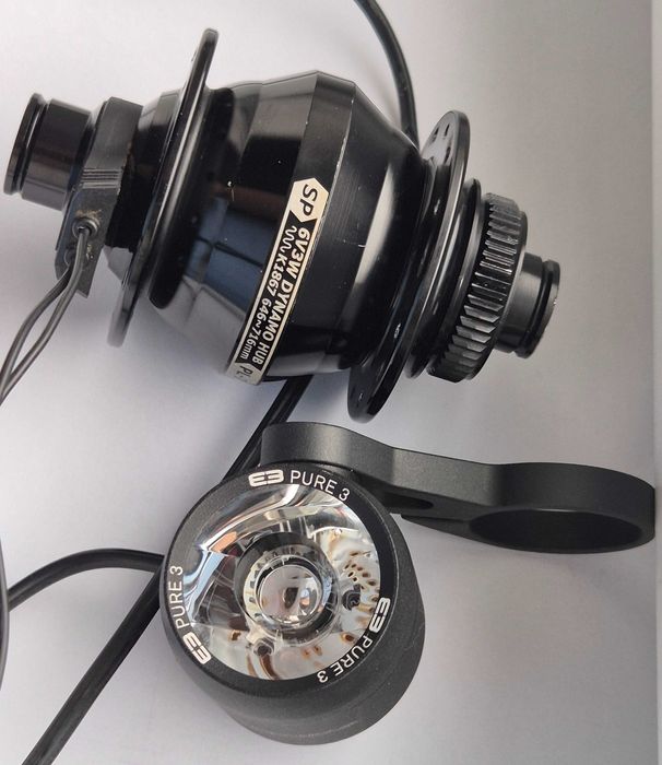 Butuc față cu dinam SP PL-7 + far bicicleta Supernova E3 Pure 3 HBM