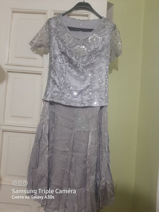 Костюмчик тройка размер 38