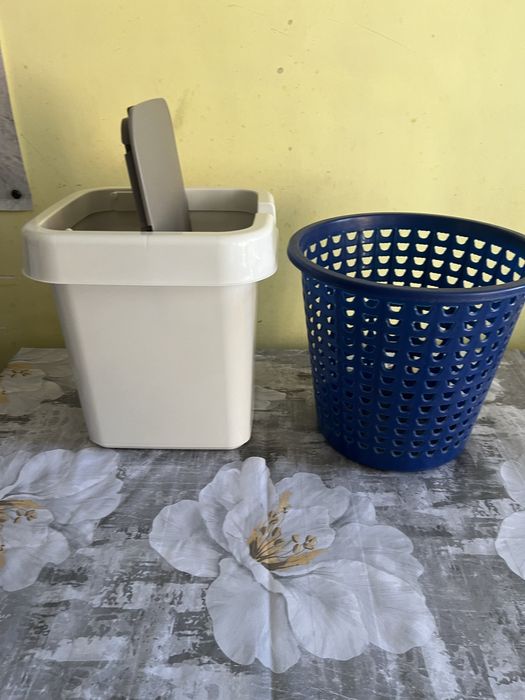 Ведра , пластик , контейнера