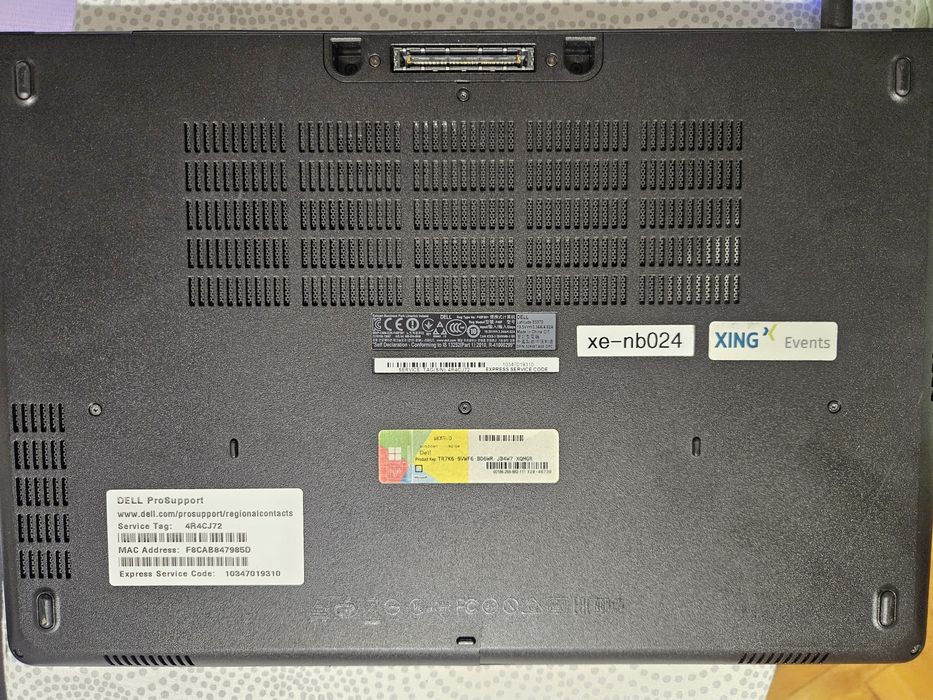 Лаптоп Dell 15.6" – Intel Core i7 / 16GB RAM / SSD / AMD Radeon