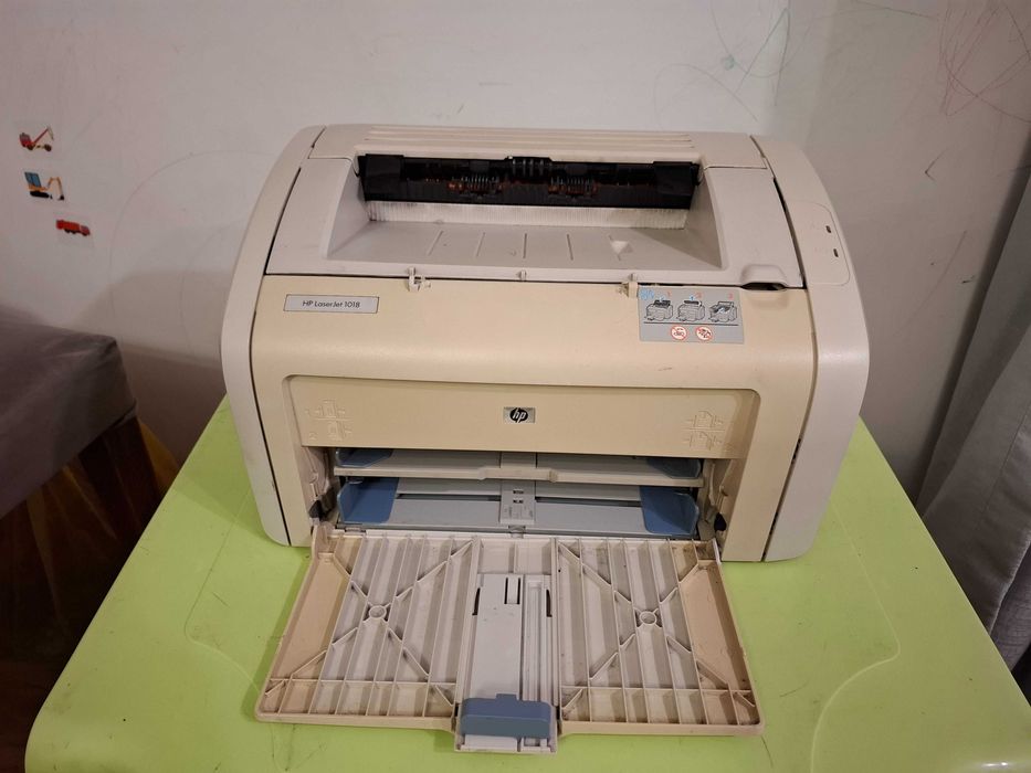 Принтер лазерный HP 1018 в хорошем состоянии