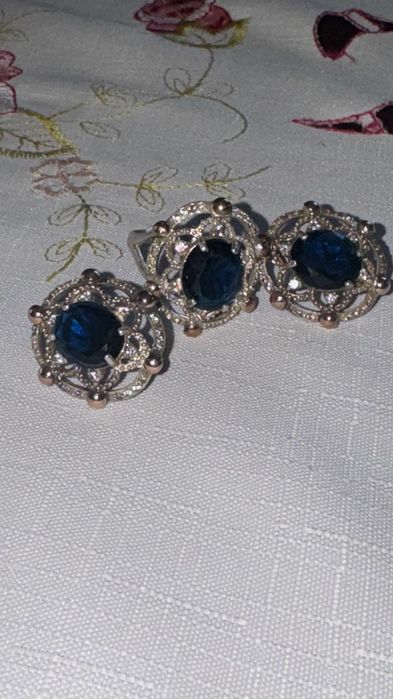 Продам красивый серебряный набор