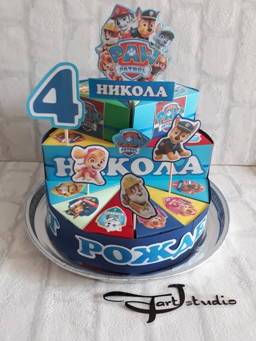 Картонена торта с любими герои