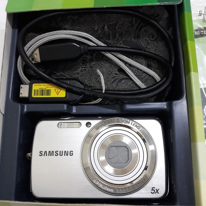 Фотоаппарат Samsung . Б/у.  Работающий.