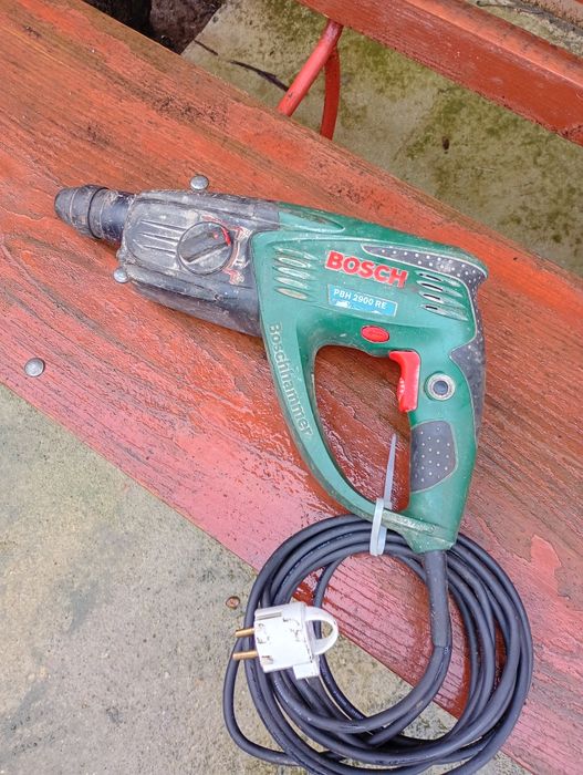 Vând mașină de găurit cu percuție Boschhammer PBH2900RE 730w