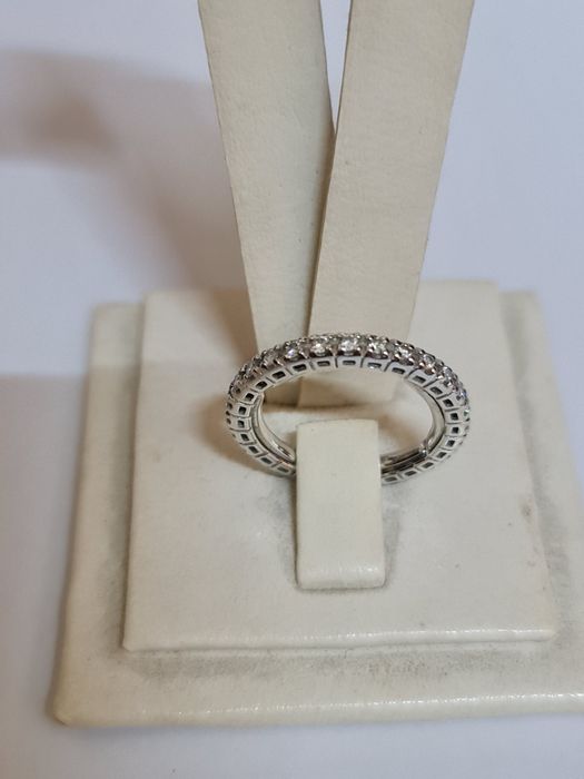 Ine din aur de 18k 750 cu diamante Eternity