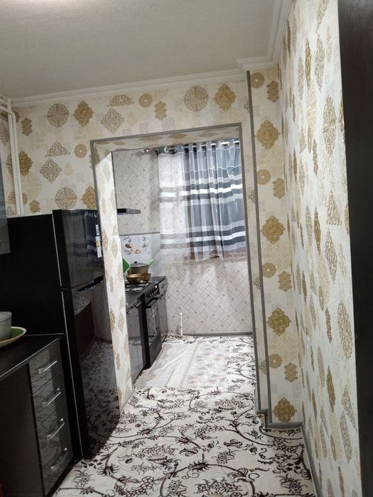 Жиззах шахар.
3/1микра район. 
Уй пишик гиштдан.
Сув свет газ бор.
Уй