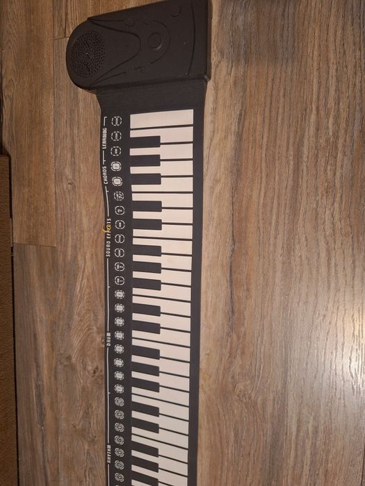 Сгъваем, портативен синтезатор/пиано