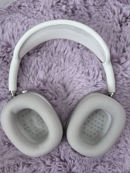 Airpods Max.