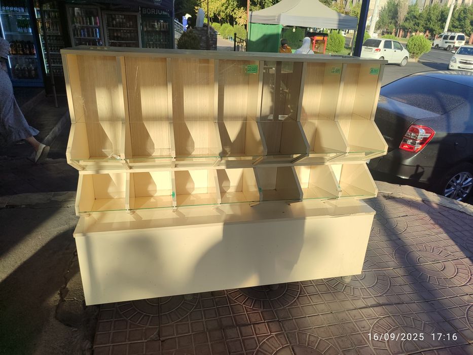 Magazin uchun stelaj