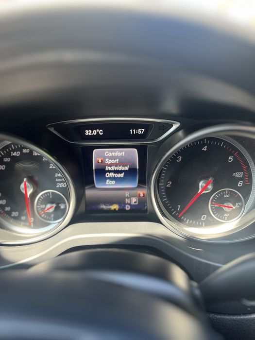 Mercedes-Benz GLA 220d 4Matric Automatic- 16900E