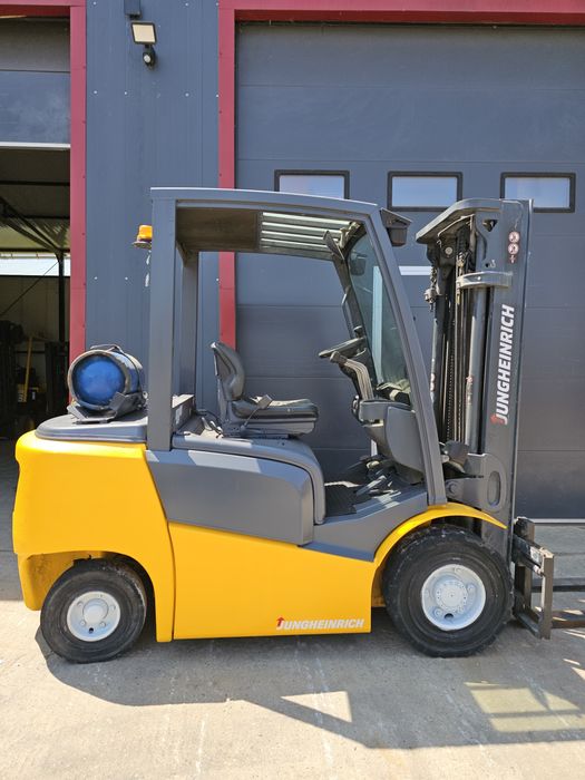 Stivuitor motostivuitor pe gaz Jungheinrich 2.5T