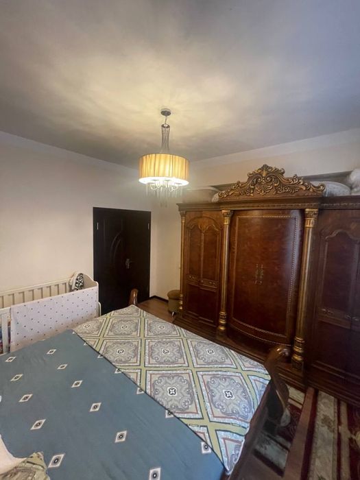 Продаёться 3 комнатная квартира на 5 этоже 83кв/м.С мебелью и техникой