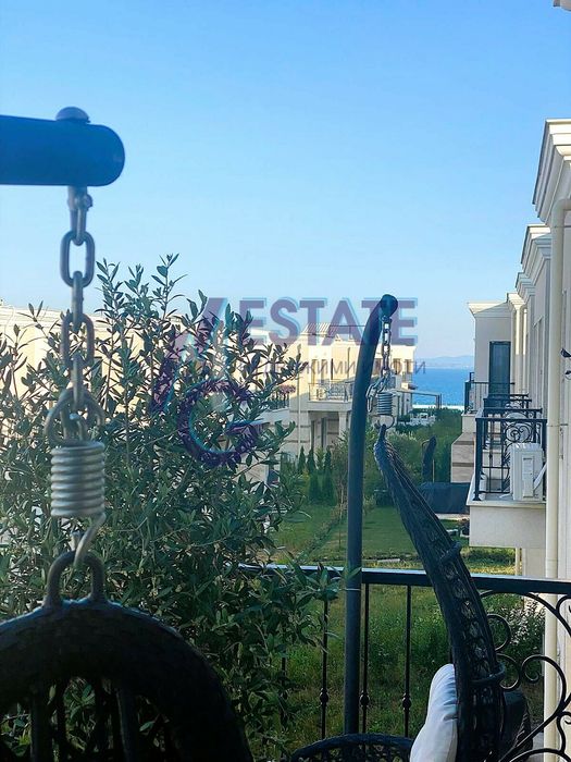 Двуетажна къща с две паркоместа в Сарафово, местност Лахана