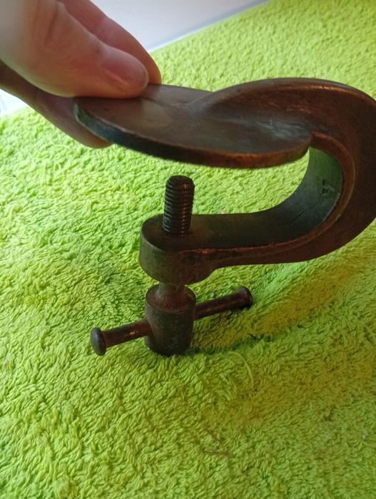 Presa din bronz ,corp solid