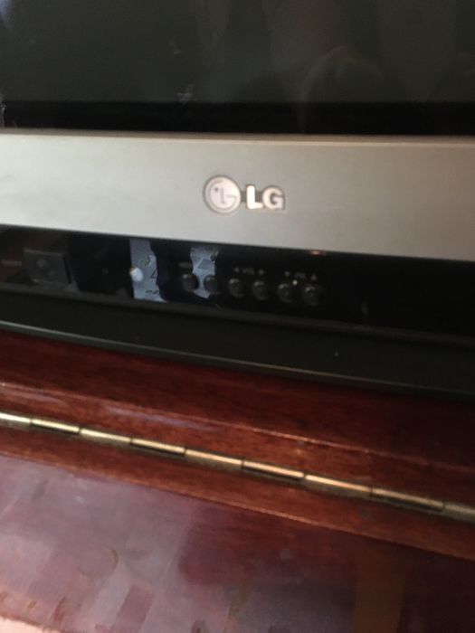 Телевизор LG флетрон 72