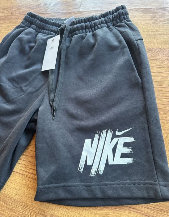 Мъжки,памучни,черни къси панталонки Nike с бяло лого