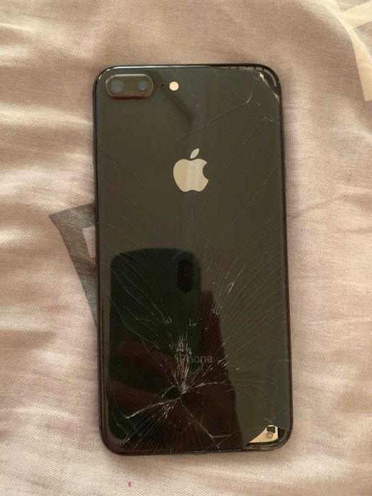 Iphone 8+ karobka dakumentlari bor