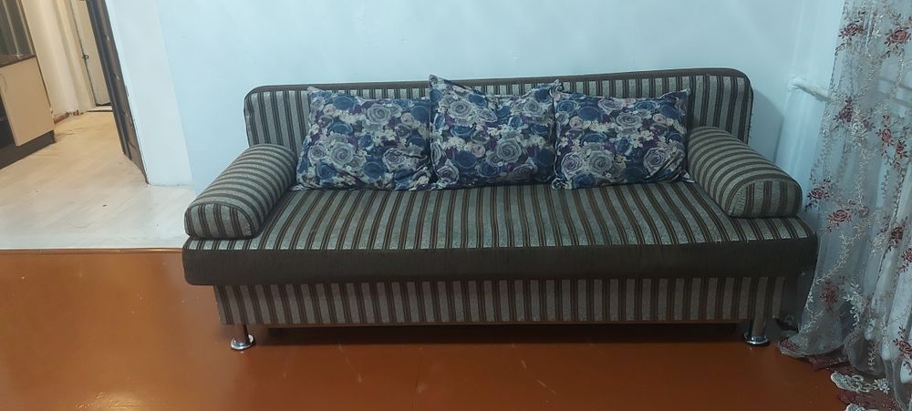 Диван в хорошем состоянии