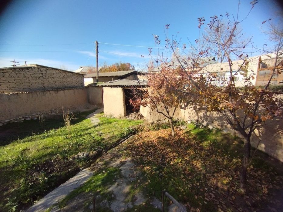 Uchaska 4 suti 3xona uyi bilan sotiladi