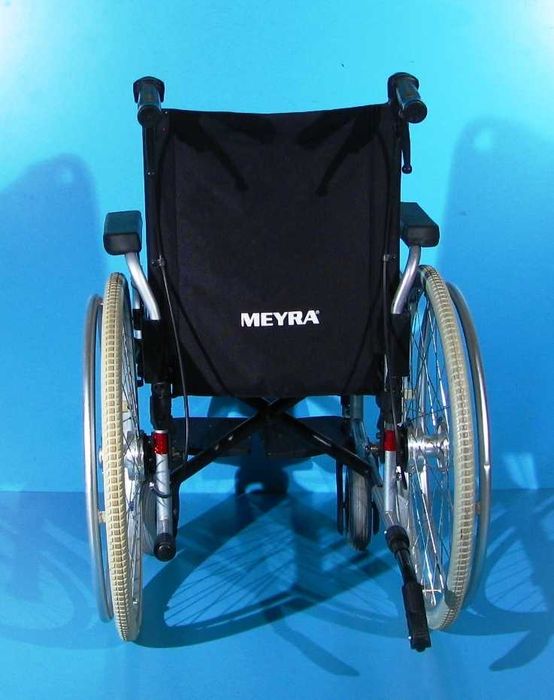 Scaun cu rotile invalizi Meyra - latime sezut 40 cm