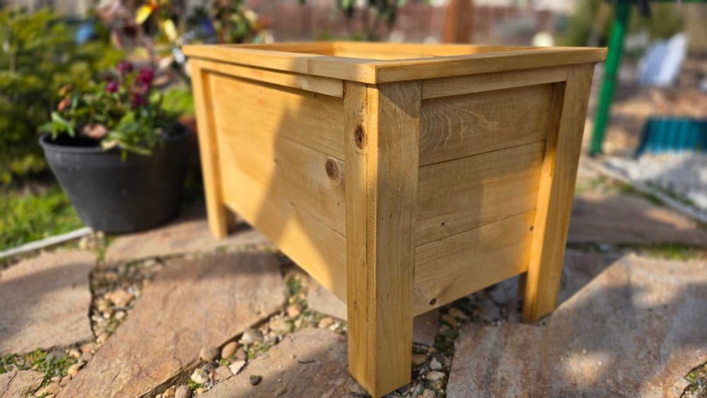 Дървени кашпи/саксии/плантери за двор, градина или тераса