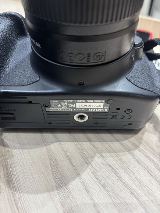 Фотокамера Canon EOS 650D