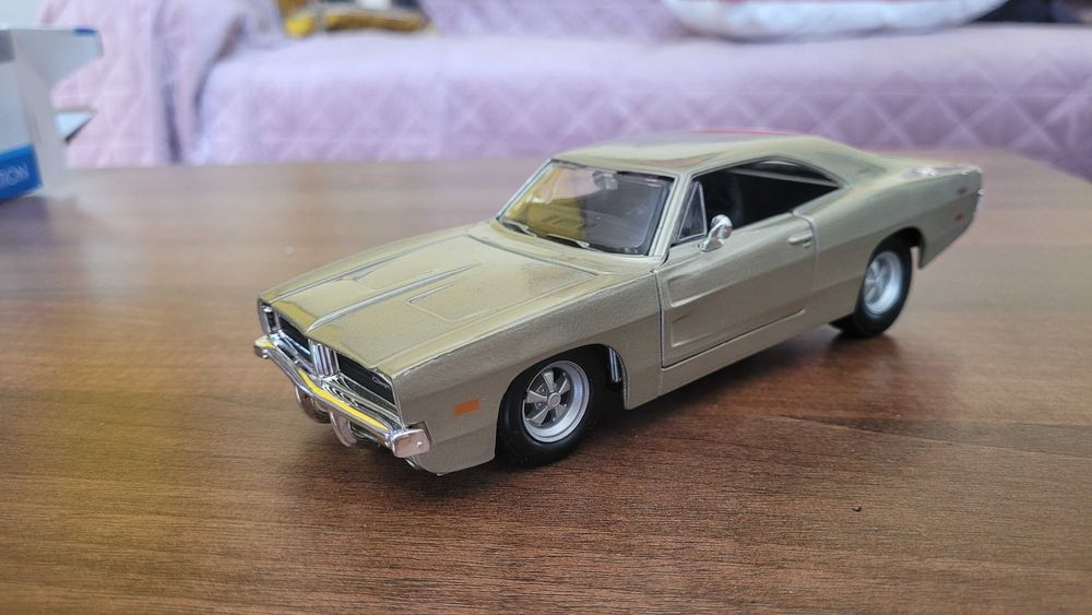 Macheta auto 1/24 1969 dodge Charger R/T de la Maisto