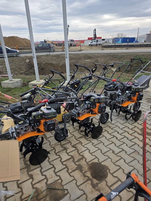 Inchiriez aspirator tapitarie karcher profesiona 10/1