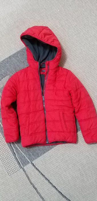 Vand geaca fete pentru varsta 7-8 ani