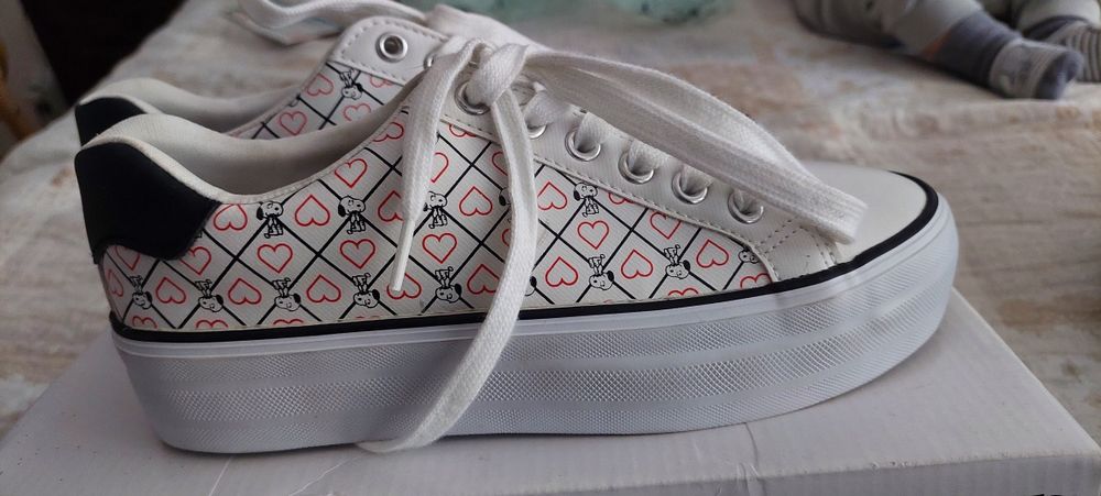 Чисто нови кецки Deichmann 36 номер