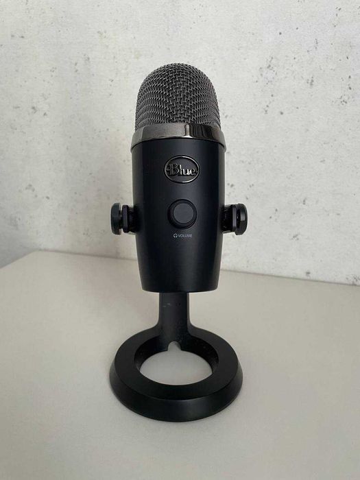 Микрофон Blue Yeti Nano Black