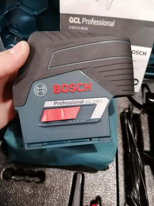 Bosch GCL 2-50 C чисто нов лазерен нивелир Бош пълен комплект