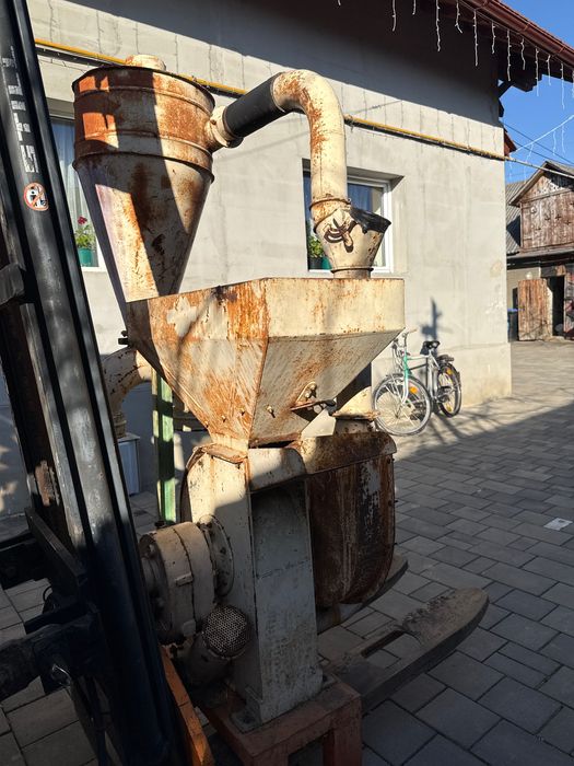 Vand moara dupa tractor