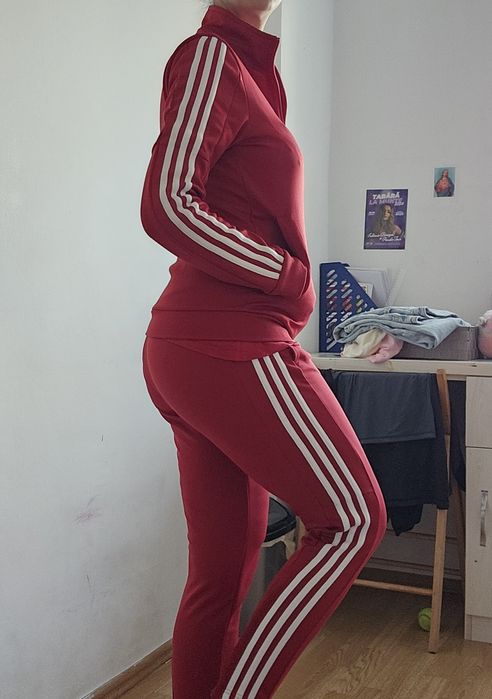 Treningul Adidas rosu
