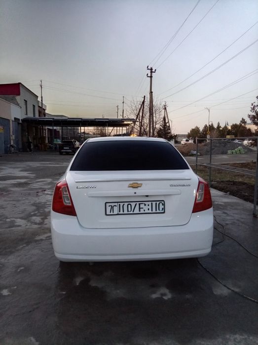 Lasetti 2010 sotiladi