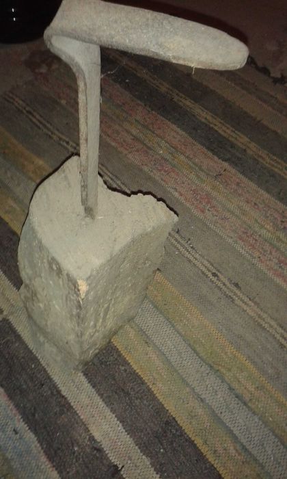 Старинен уред за обущари. Запазен за времето си