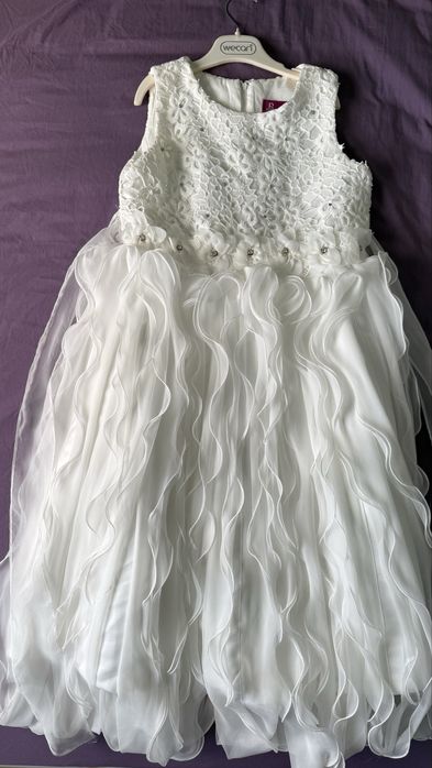 Продам праздничные платья