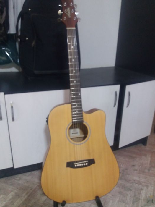 Ashton gittara sotialdi yangi ozgina aybi bo lkn zur