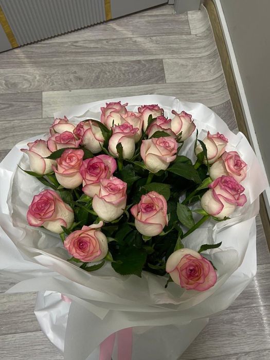 Роза  пионый