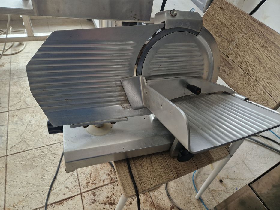 Robot legume razuit sau feliat, mozzarella, etc.