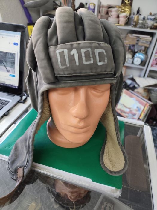 Стара руска каска за танкист