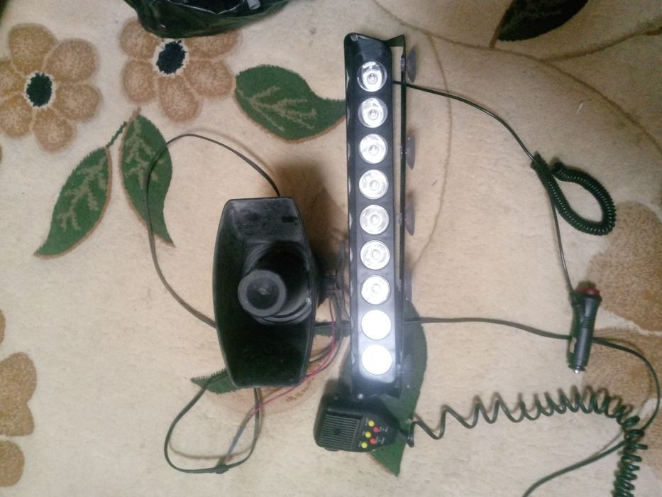 Здравствуйте срочна прадам магнитолу