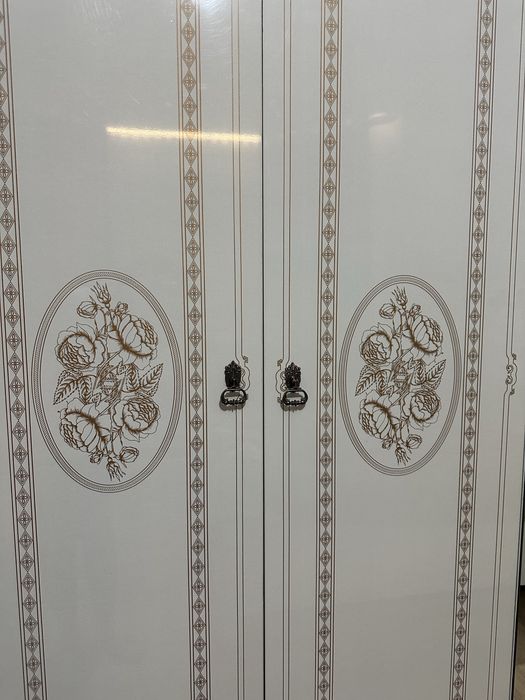 Продам спальный гарнитур